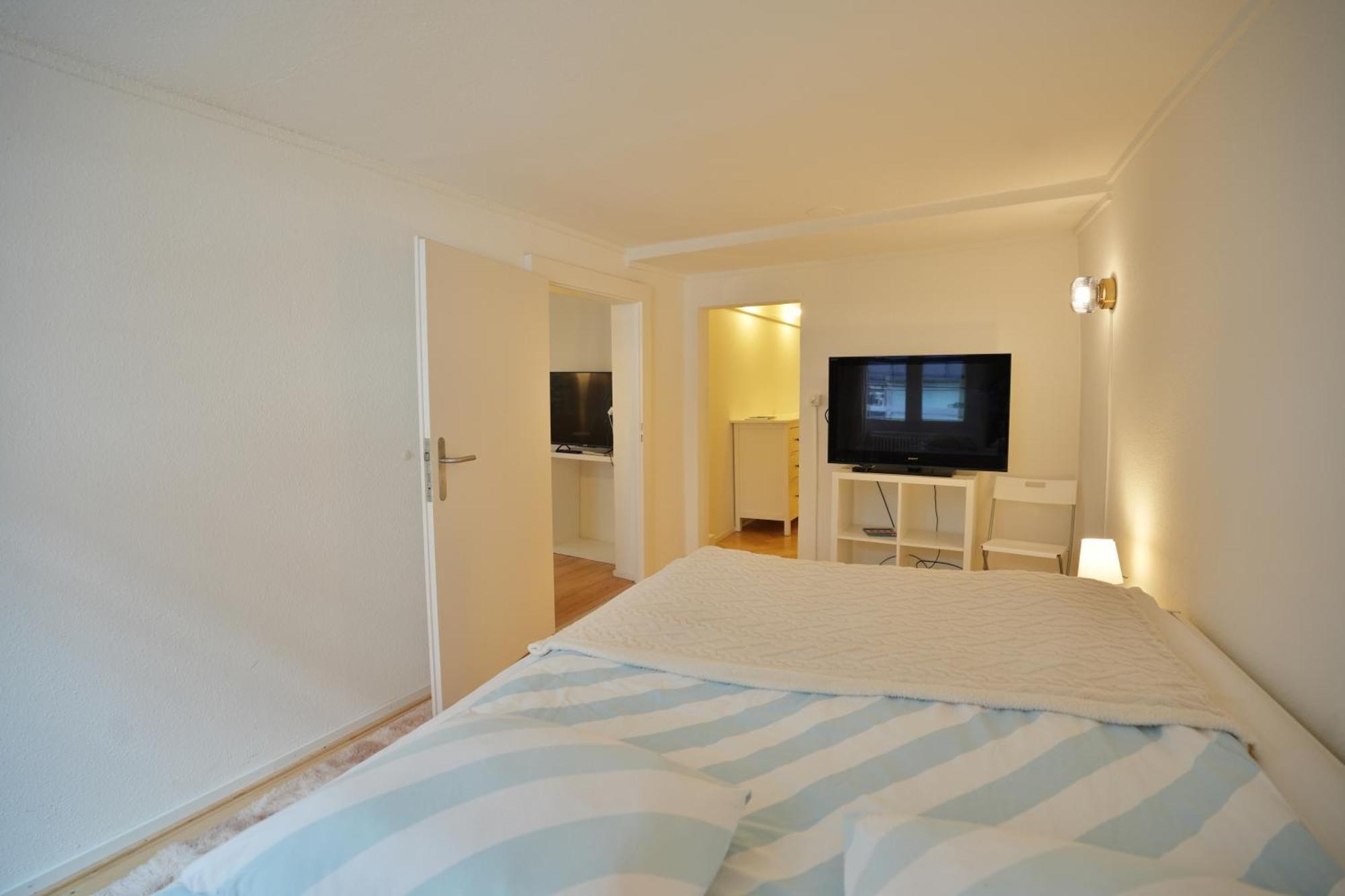 Cozy City Center, 4 Bedroom- 120Sq, 5Min Walk To Main Station Βασιλεία Εξωτερικό φωτογραφία