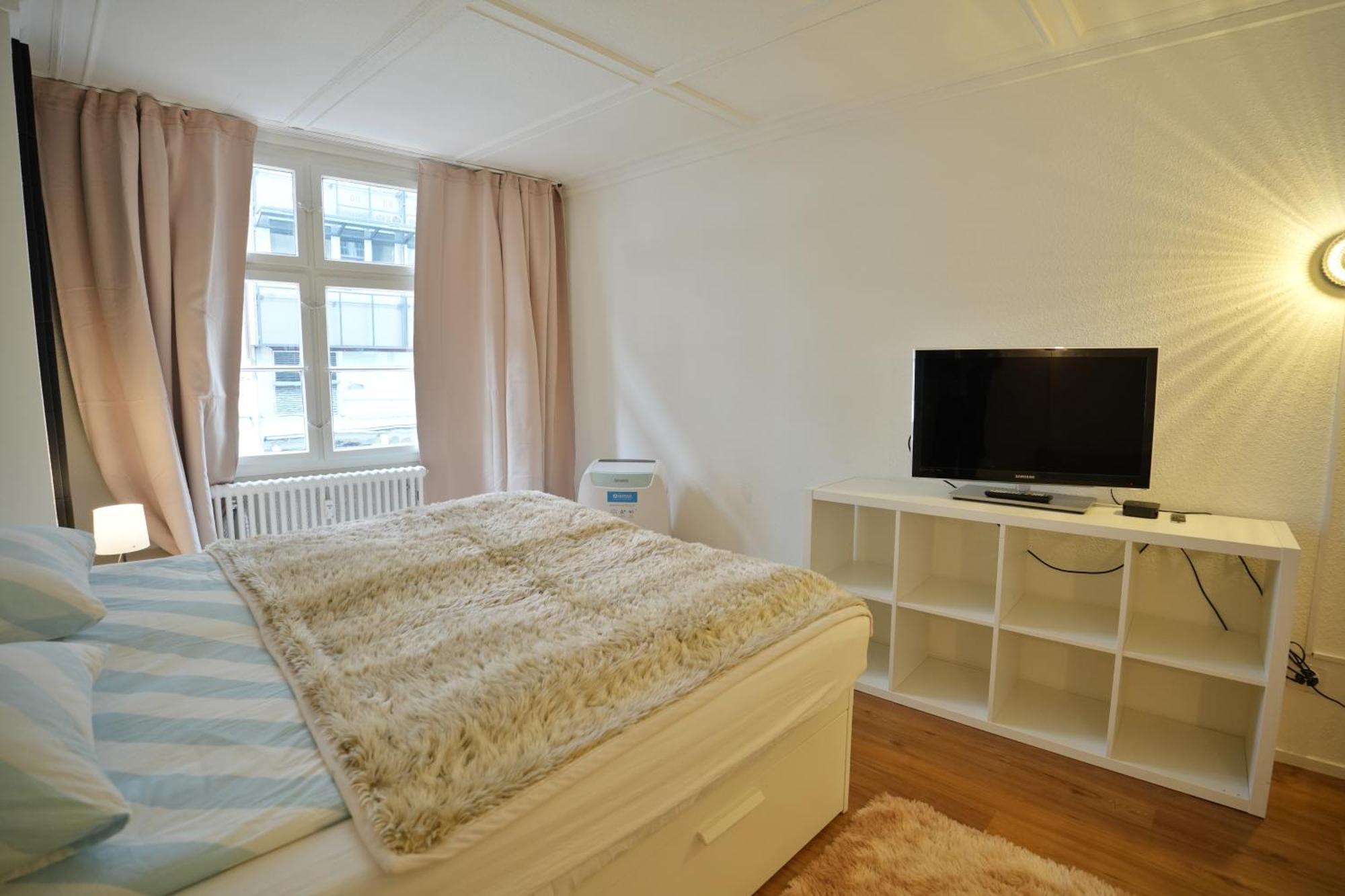 Cozy City Center, 4 Bedroom- 120Sq, 5Min Walk To Main Station Βασιλεία Εξωτερικό φωτογραφία