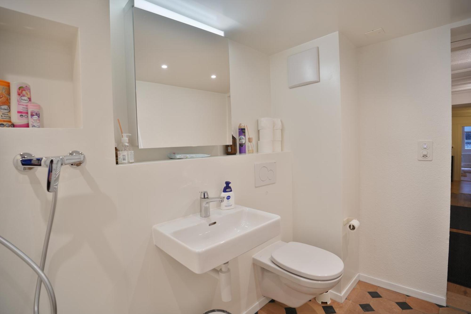 Cozy City Center, 4 Bedroom- 120Sq, 5Min Walk To Main Station Βασιλεία Εξωτερικό φωτογραφία