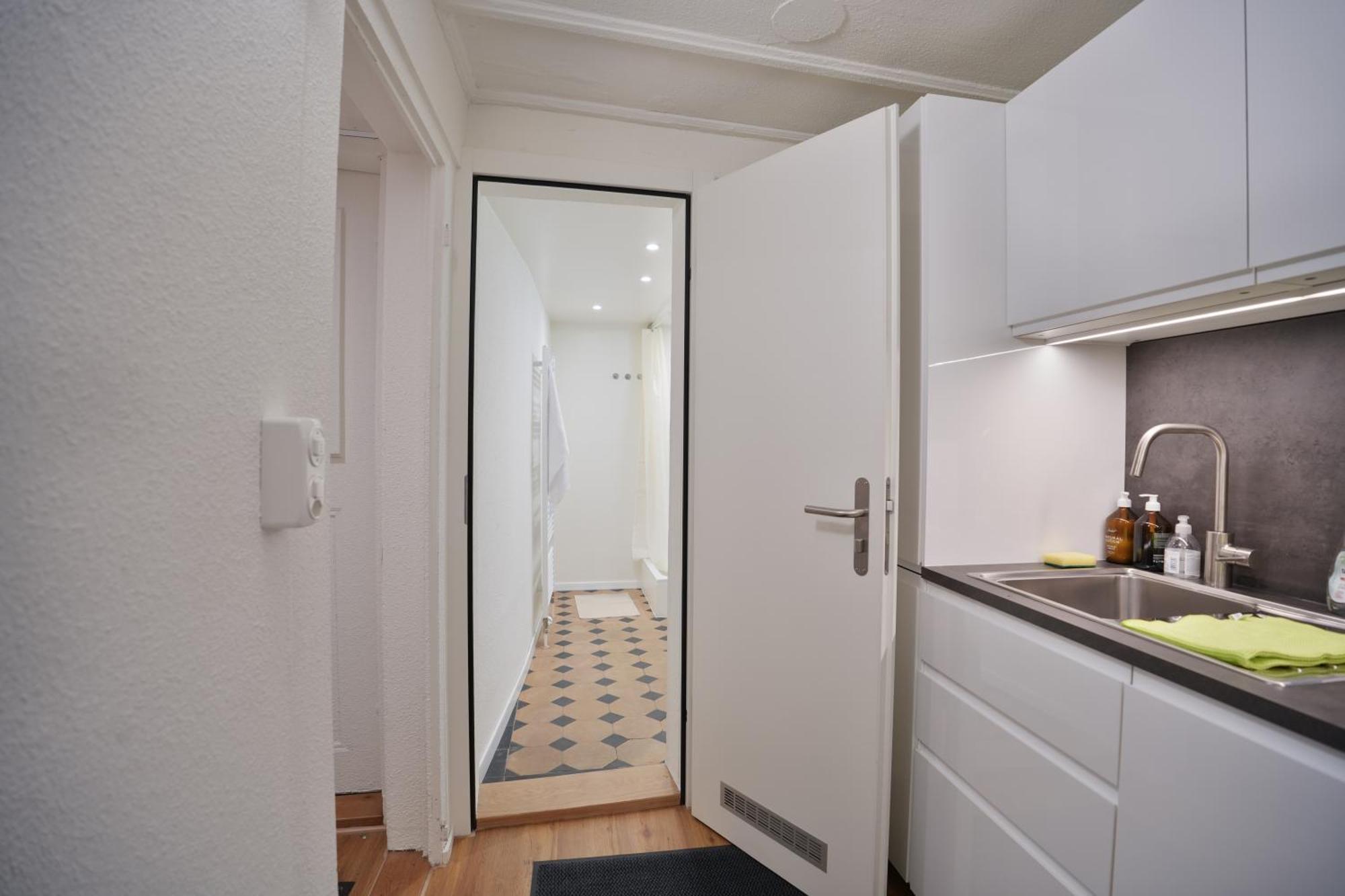 Cozy City Center, 4 Bedroom- 120Sq, 5Min Walk To Main Station Βασιλεία Εξωτερικό φωτογραφία